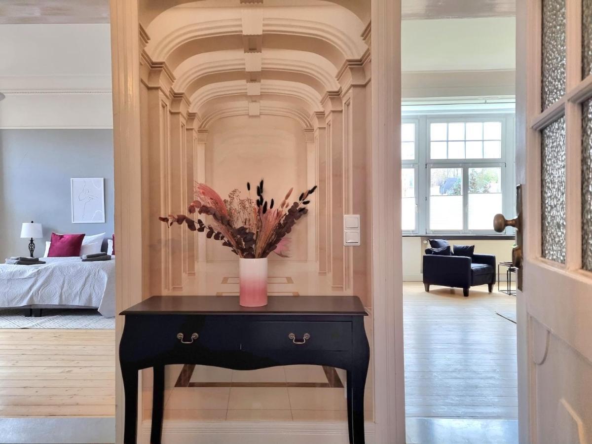 Charysma - Jugendstil Trifft Moderne, Schlafzimmer Mit Smart-Tv, Tischfussball, Darts, Parkplatz Hamelín Exterior foto